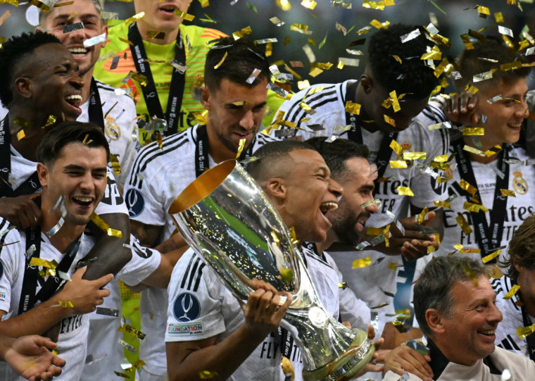Noite mágica para Mbappé post thumbnail image